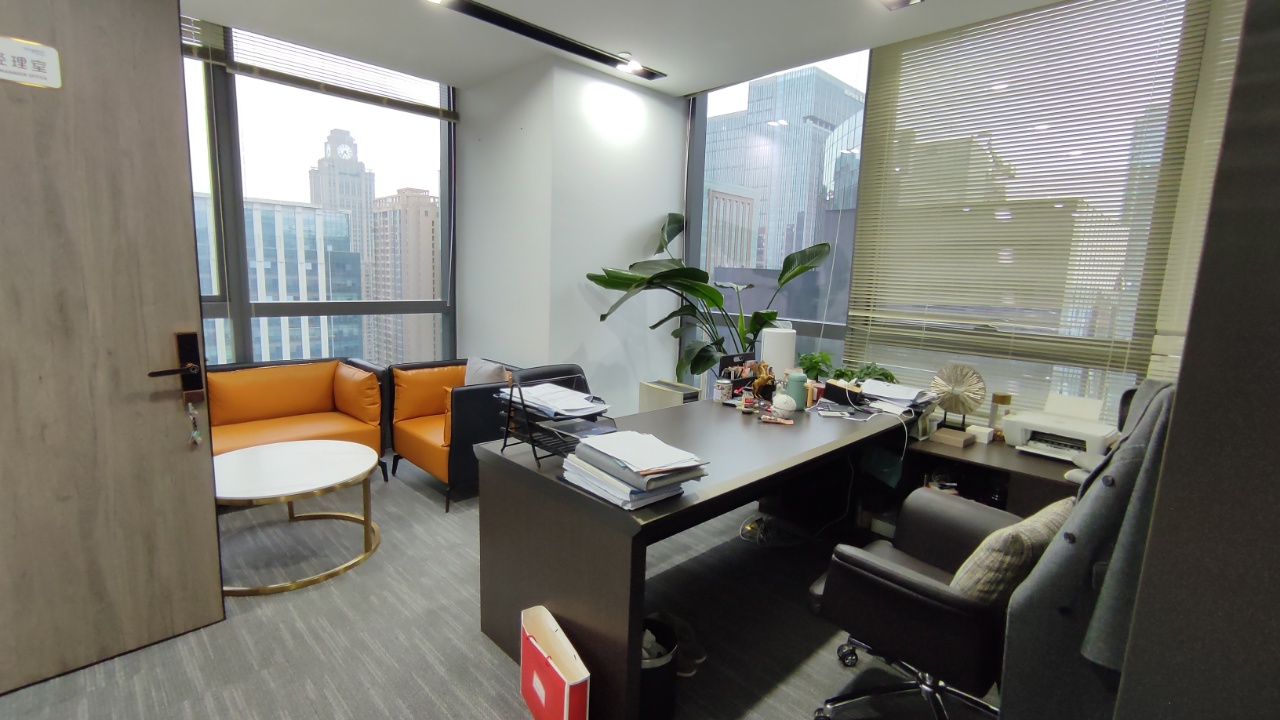 天府二街超甲楼盘 273平 4隔间30工位 精装带家具 领地环球金融中心
