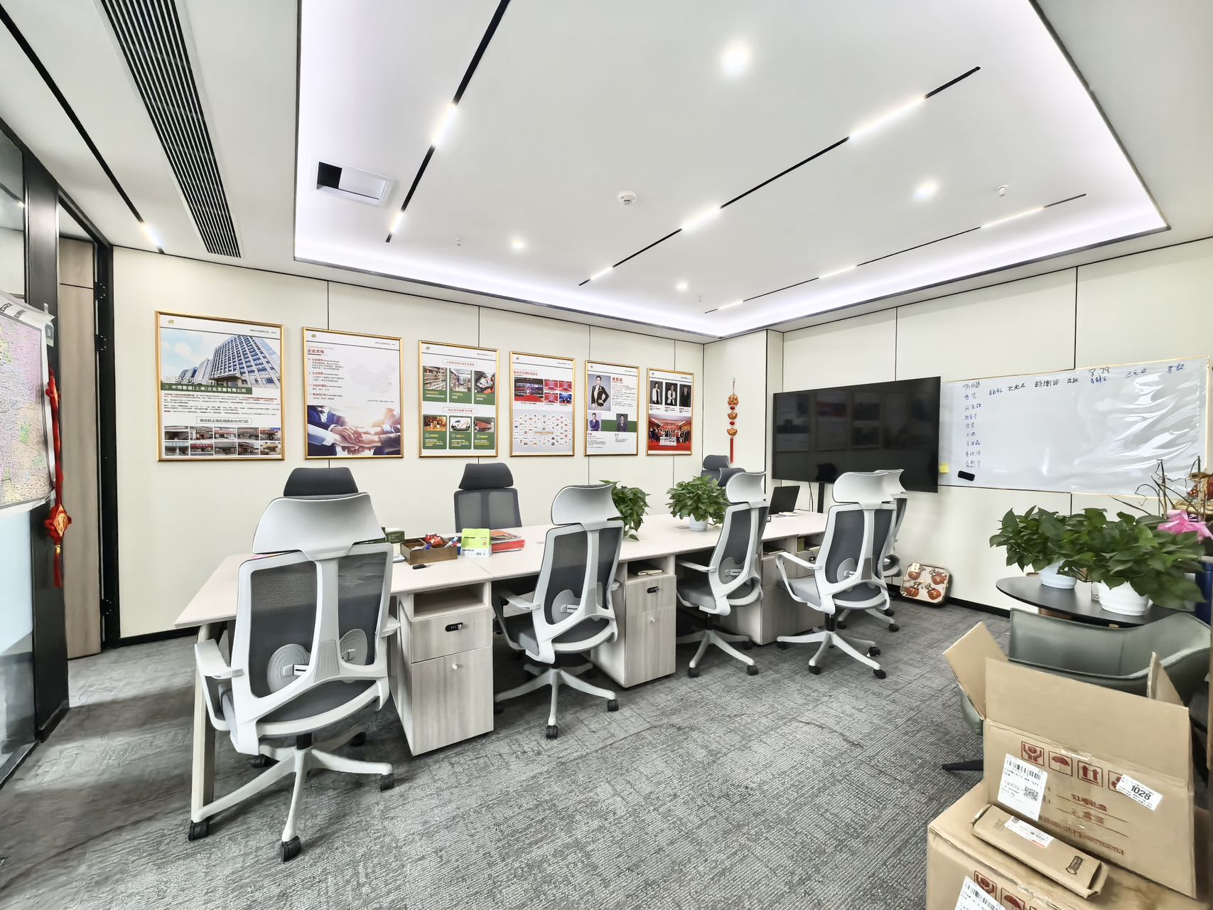 金牛区人民北路近地铁的创业/办事处小户型 112平 2隔间9工位 24小时空调 看锦江 北成8号办公室出租