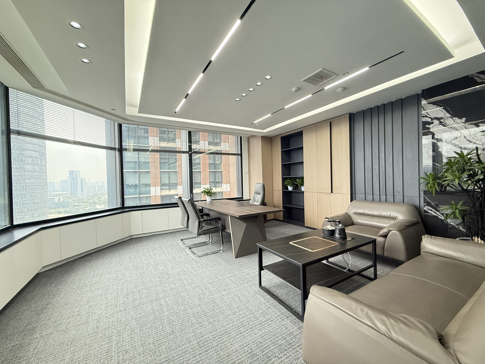 金融城地铁口超甲楼盘 432平方 5隔间30工位左右 业主直租 正对电梯口 可看双子塔 华商金融中心办公室出租