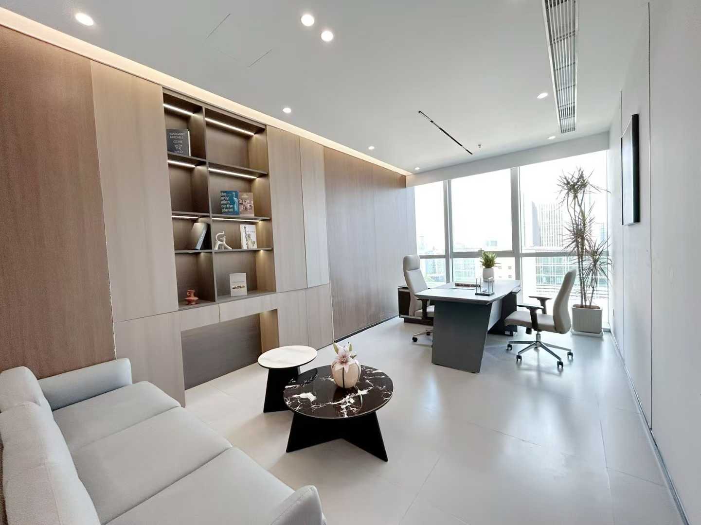 1号线高新地铁四百米 按套出租 7隔间40工位 精装带家具 装修巴适 超大老板间 电梯口 中航城市办公室出租