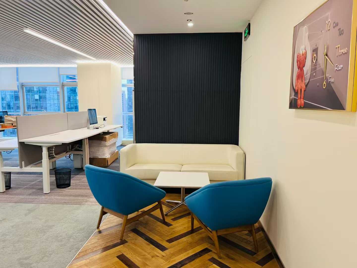 超甲-节能大厦稀缺157平户型 2隔间10工位+茶水间 双面采光 高区视野  24小时空调 节能大厦办公室出租