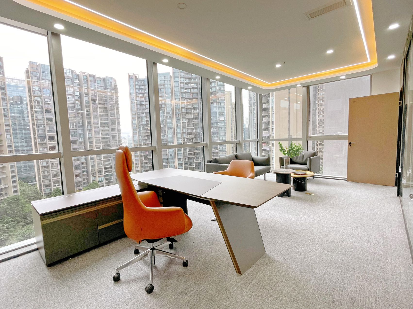金融城誉峰国际精装现房 386平方 7隔间48工位 双面采光 24小时空调 办公室出租