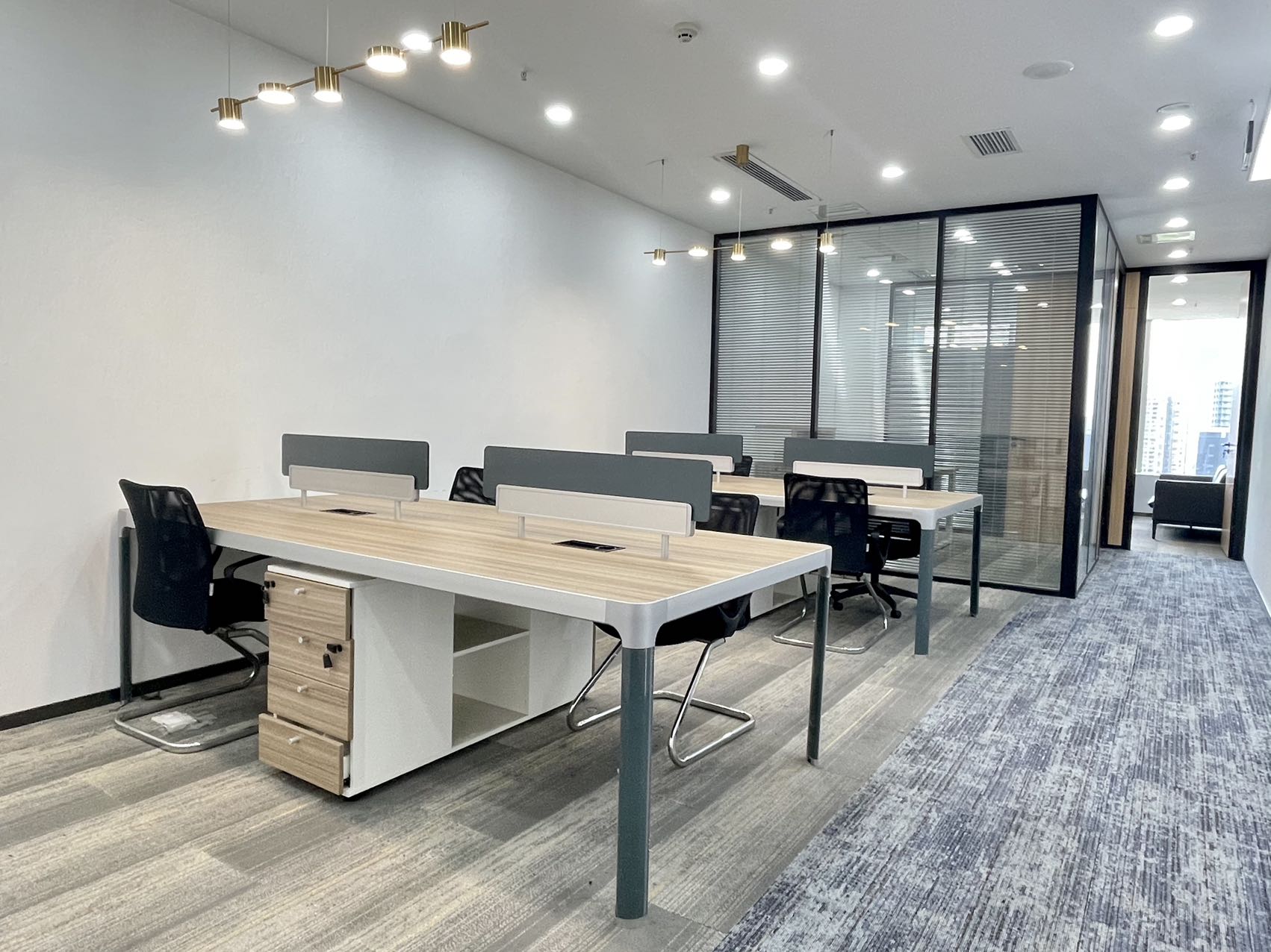 高新区新世纪环球中心精装100平小面积办公室  户型方正 采光通透