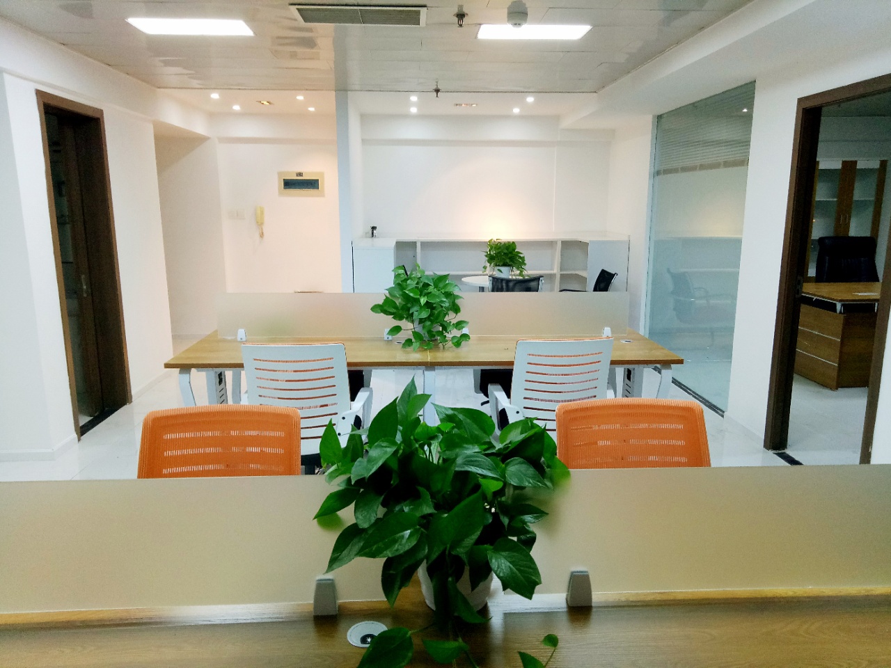 创业首选 高新区地铁口天府新谷精装95平小面积办公室