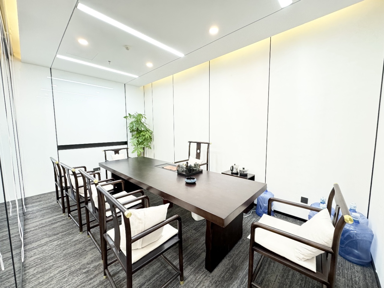 市中心牛市口地铁口超甲写字楼 3隔间20工位 220平 精装带家具 视野巴适 汇信财富中心办公室出租