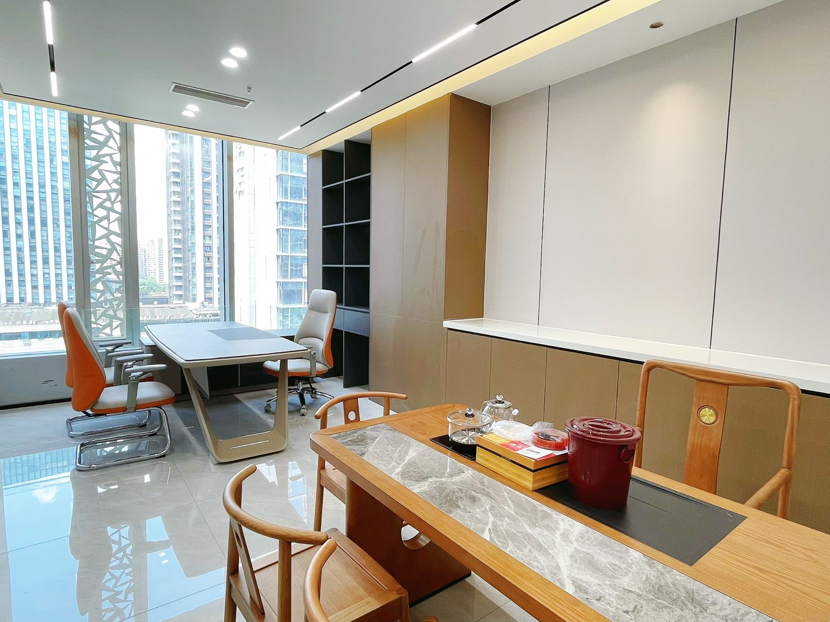 金融城甲级楼盘大面积 按套出租 8隔间1会议室42工位 电梯口户型 中航国际广场办公室出租