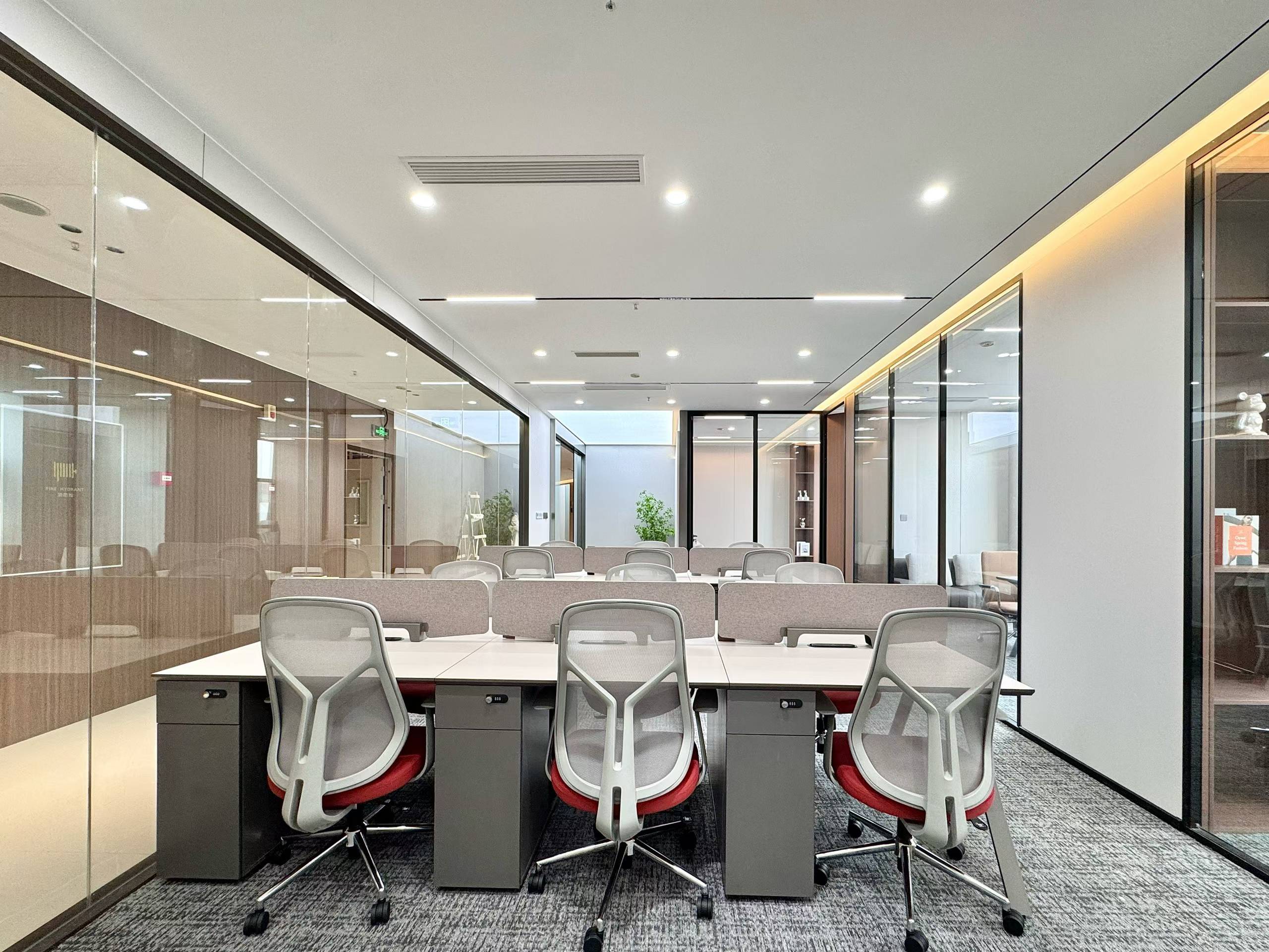 5号线花牌坊地铁口 精装好房 169平 3隔间15工位 品质装修 价格含物业含家具 新时金泰大厦办公室出租