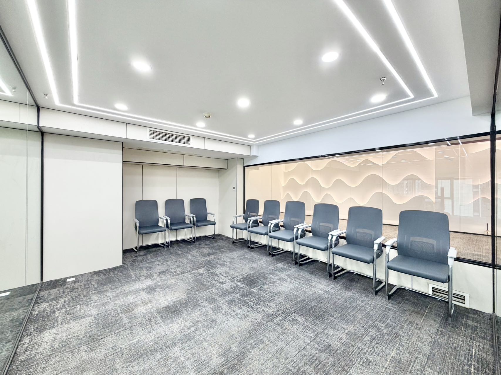 天府三街高性价比 利用率高 建面140左右  实得280左右 5隔间30工位 含物业费 福年广场办公室出租