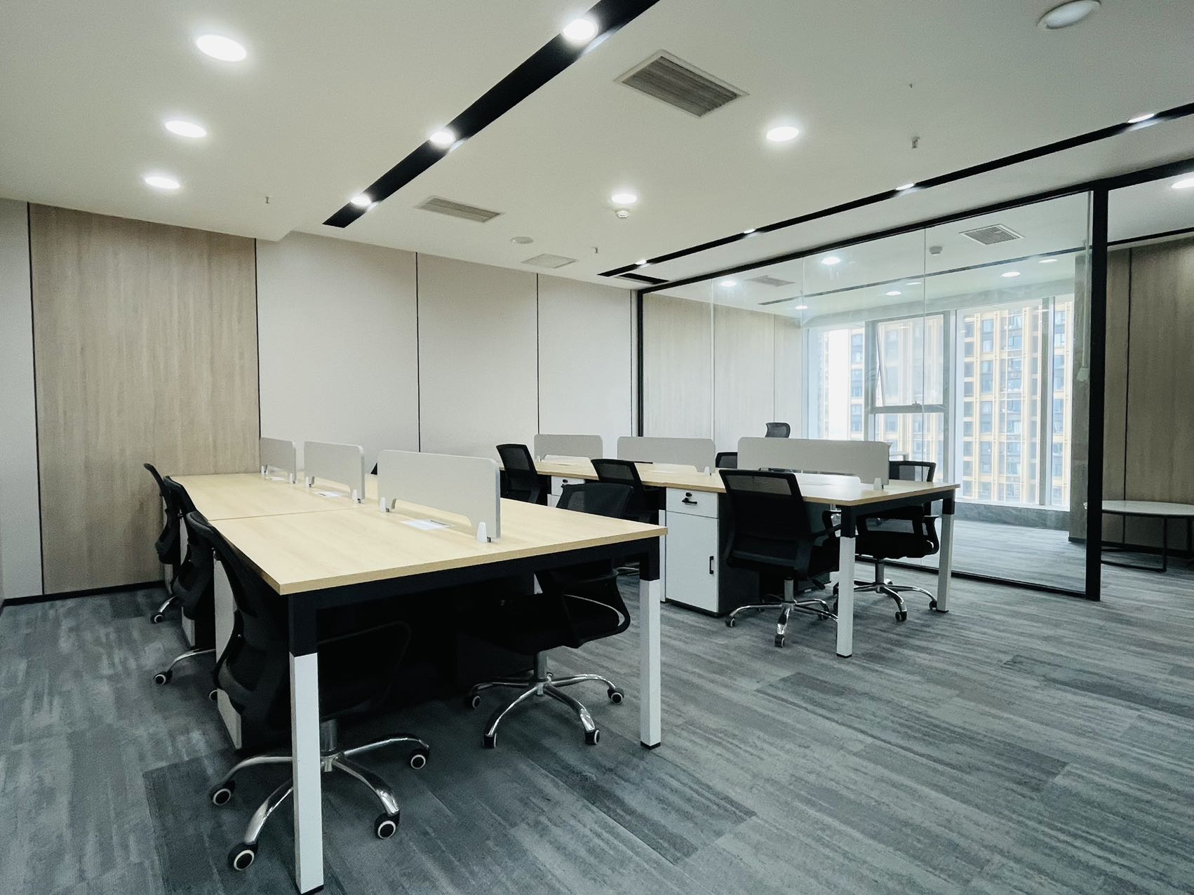 成华区火车东站2/7号线双地铁 140平方 3隔间12工位 户型方正 精装带家具 小户型出租 西希国际办公室出租