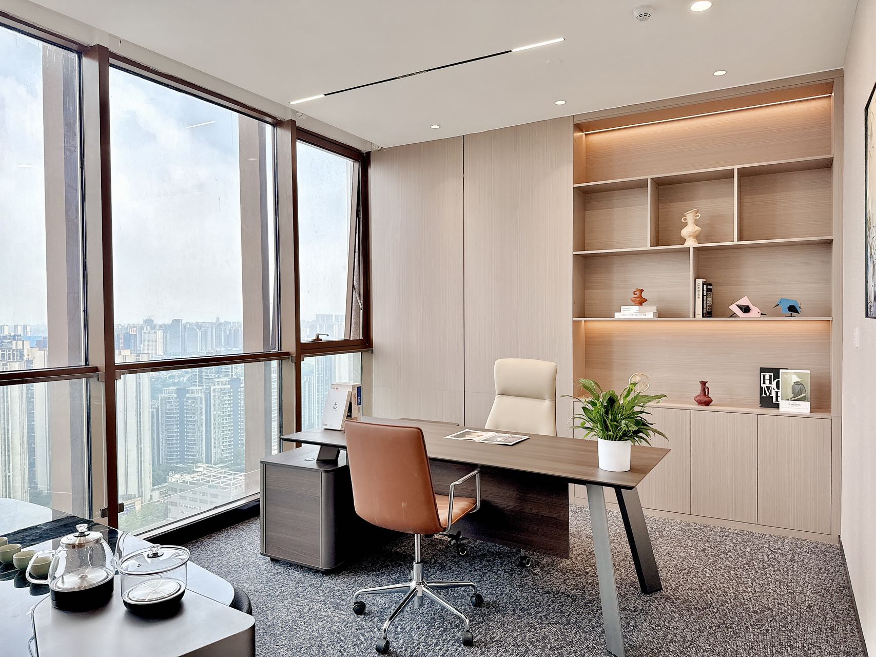 高新世纪城地铁口 面积518平 7隔间70工位 双面采光 双老板间 家具可调 东方希望天祥办公室出租