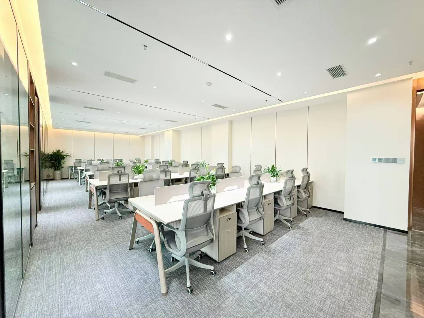 金牛区人民北路甲写 24小时空调301平方 4隔间36工位 近地铁 带共享配套设施 北成8号办公室出租