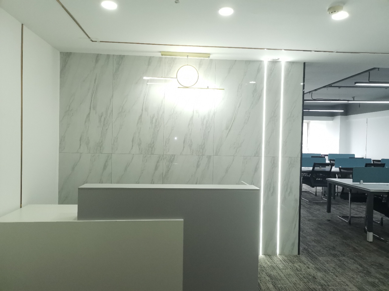 高新区高新地铁口理想中心精装修办公室