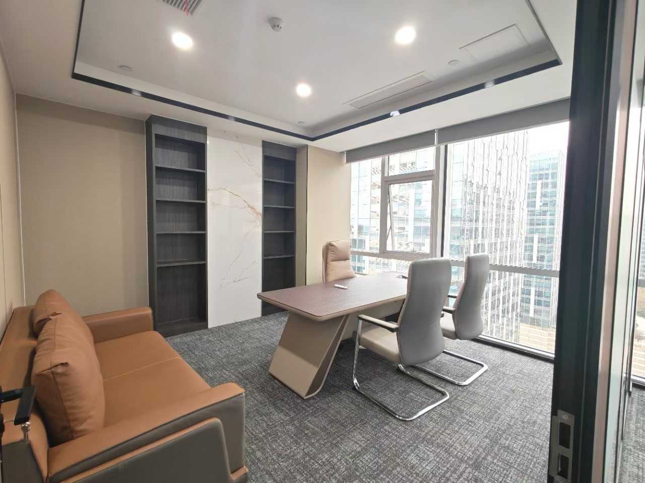 高新南区孵化园地铁上盖 248平 4隔间28工位 精装带家具 朝西 整栋打造 嘉润国金办公室出租