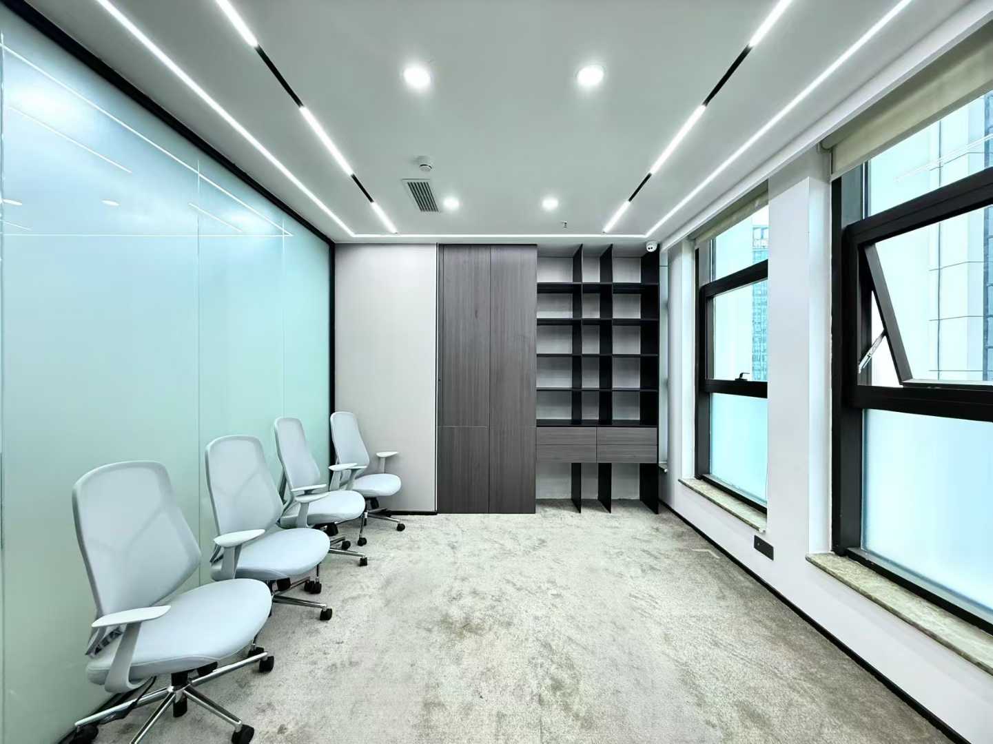 金融城孵化园创业小面积 85平 1隔间12工位带形象墙 三线交汇 24小时空调 小而精致 中航国际交流中心办公室出租