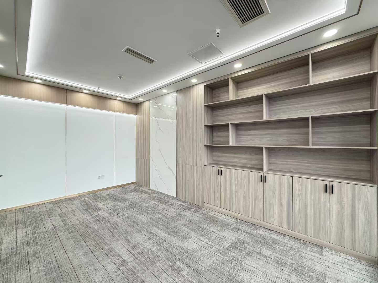 市一医院地铁口 208平 4隔间16工位 大会议室 大老板间 业主直租 精装带家具 仁和春天国际办公室出租