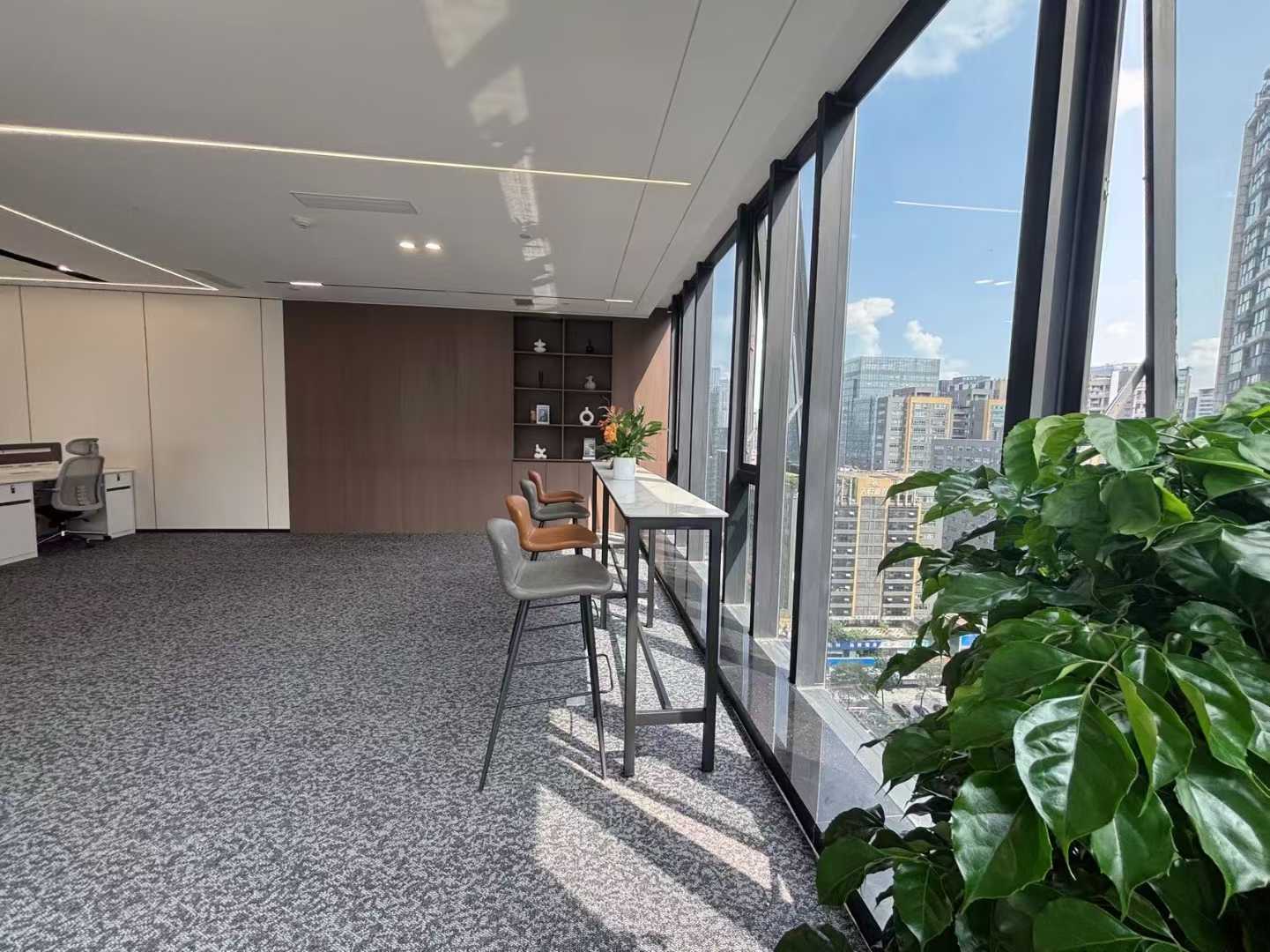 5号线市一医院地铁口 甲级 5隔间40工位 超大老板间 通上下水 双面采光 仁和国际广场办公室从出租