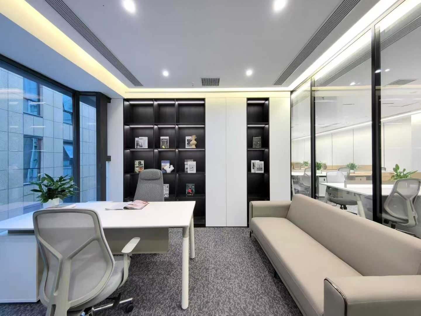 孵化园精装优质好房 三地铁线交汇 396平 5隔间48工位带大前台 动静分区 德商国际办公室出租