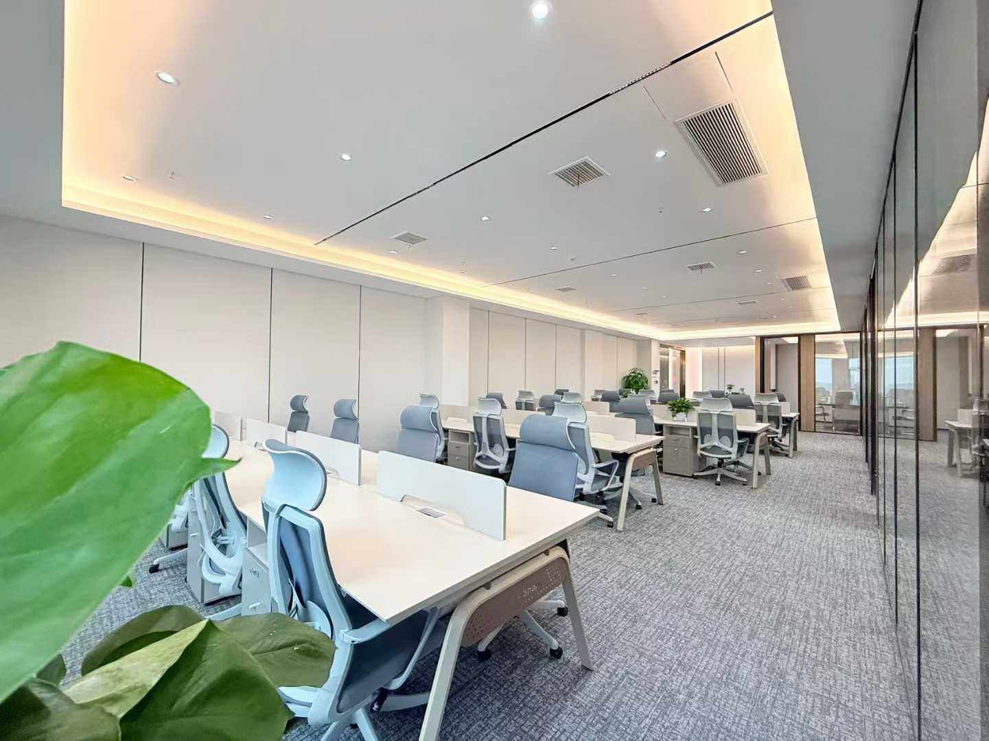 一环内甲写 人民北路地铁三四百米 324平 4隔间30工位 双面采光 24小时空调 3米层高 精装带家具交付 北成8号办公室出租