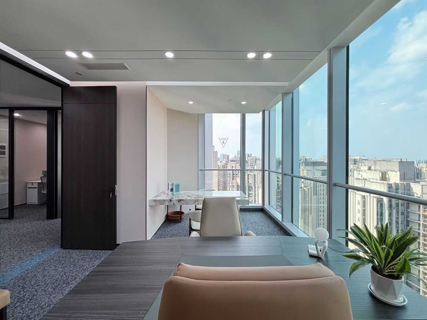 攀成钢甲级写字楼 近地铁 整层打造 带小面积均有 4隔间25工位 报价含物业费 光环中心办公室出租