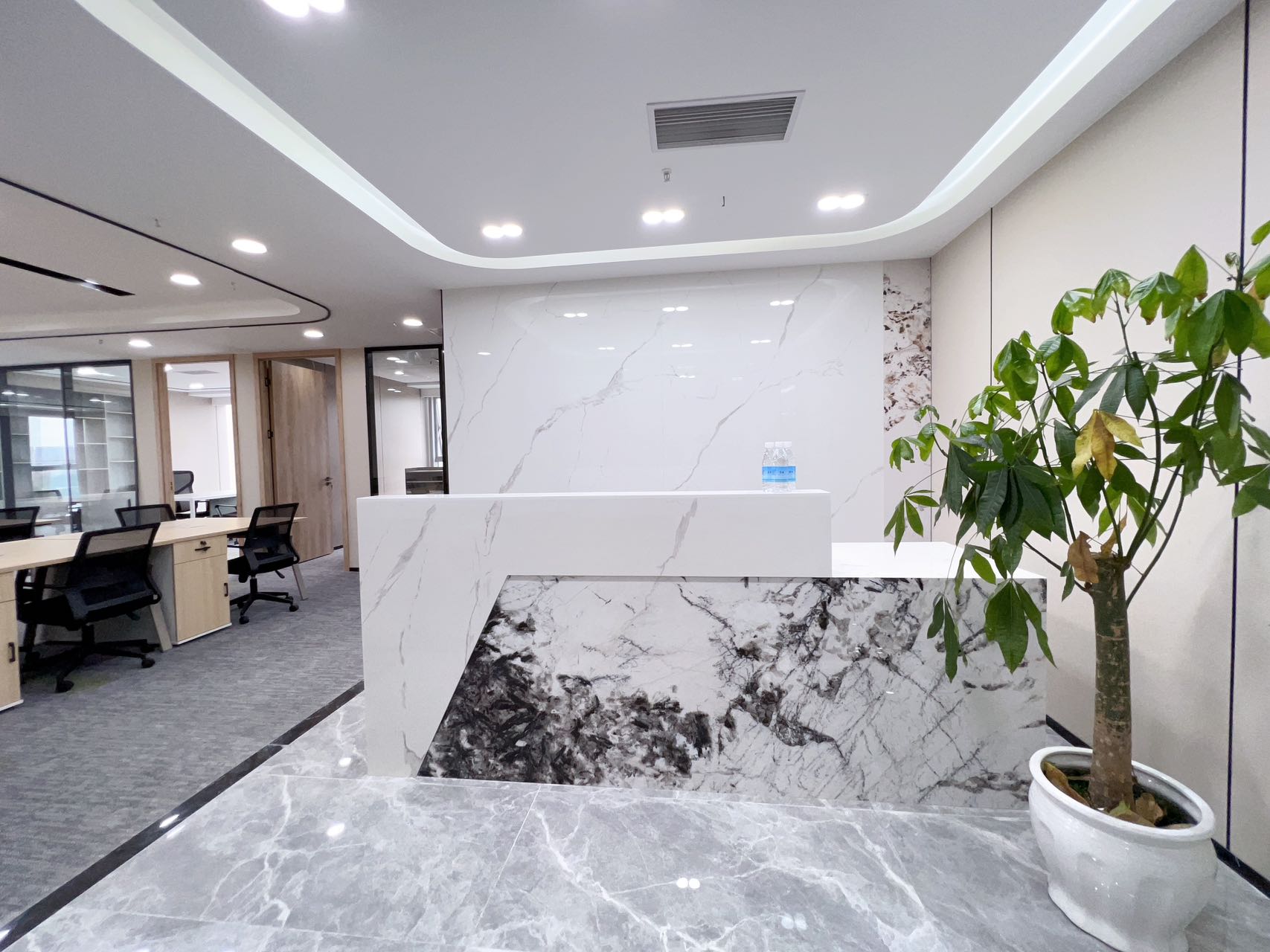 成都东站甲级写字楼 325平方 5隔间24工位 双面采光 24小时空调随时可控 中环国际办公室出租