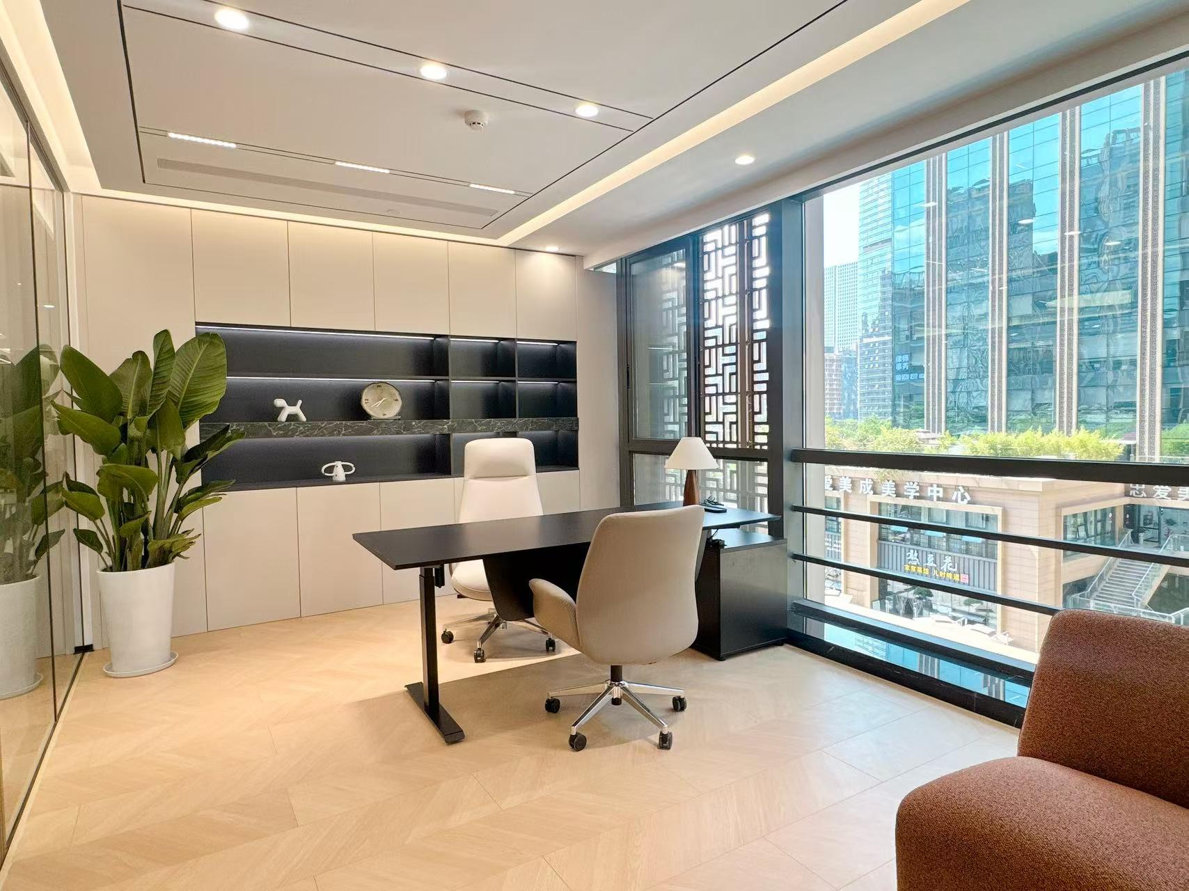 高新区天府二街带大阳台电梯口精装户型 6/7隔间40工位 报价含物业费 采光好 带家具 蜀都中心办公室出租