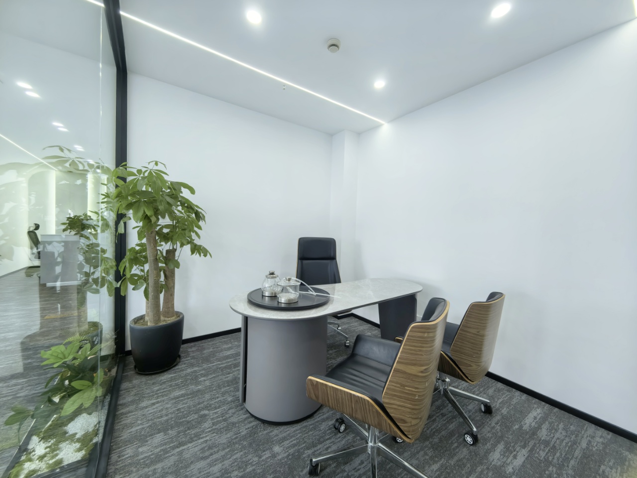 三街甲写精装双面采光 193平 4隔间20工位 现代极简风格 采光舒服 带家具大前台 香年广场办公室出租