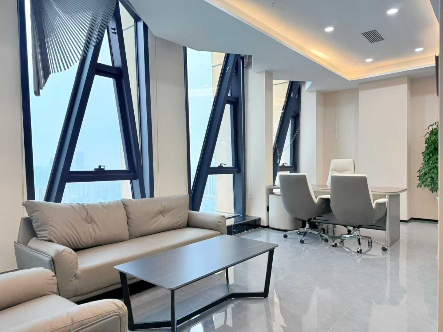 金牛区人民北路地铁口 甲级品质楼盘 206平方 3隔间20工位 精装带家具 看锦江 24小时空调 北成8号办公室出租