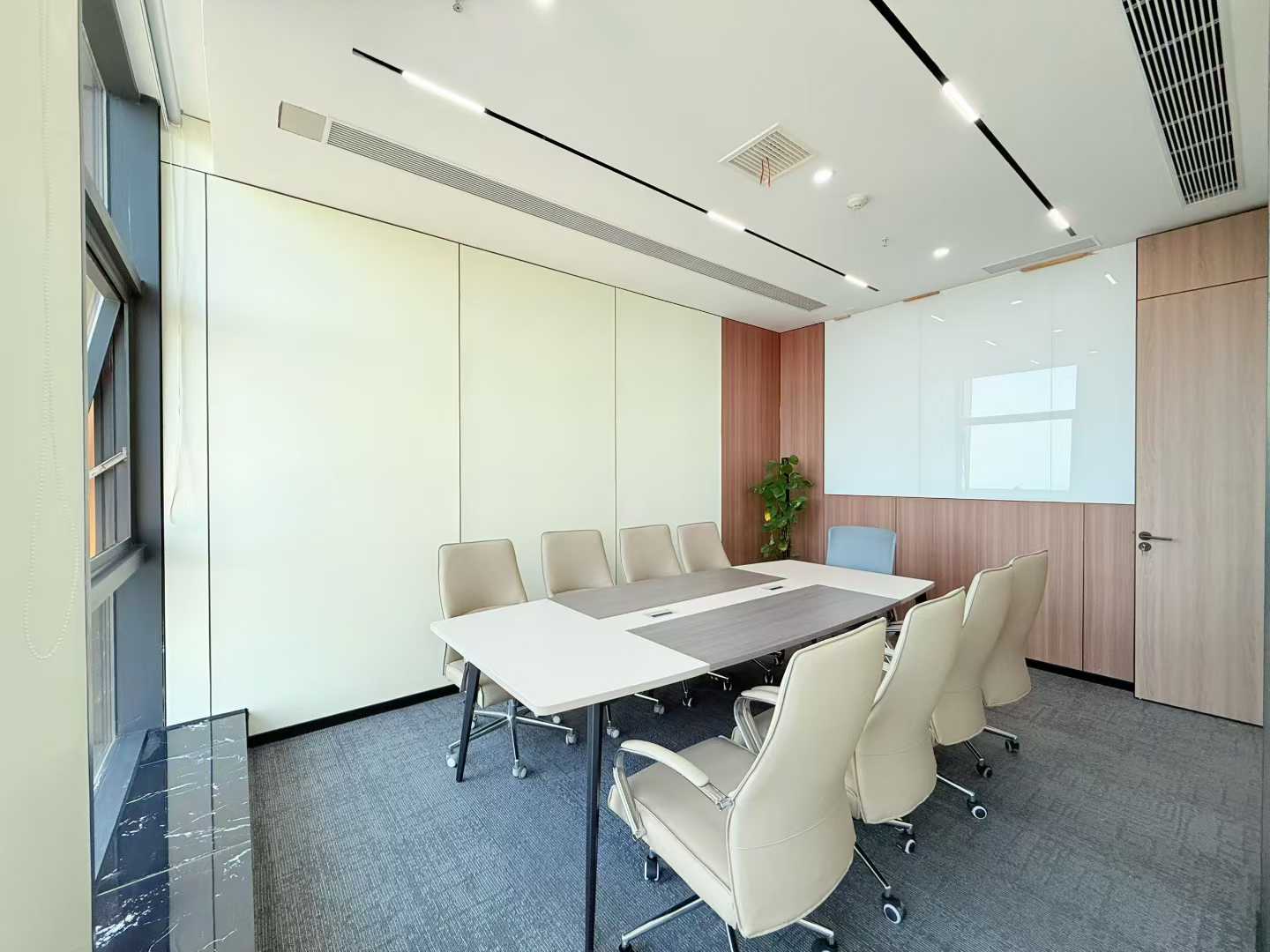 人民北路甲级楼宇 244平 4隔间18工位 精装带家具 品质装修 高区视野巴适 轻奢有格调 北成8号办公室出租