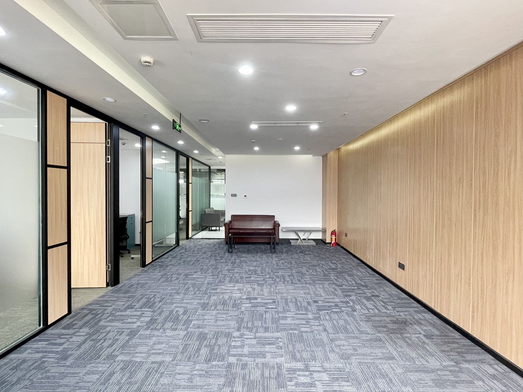 高新区新世纪环球中心160平精装小面积办公室 交通便利 位置优越
