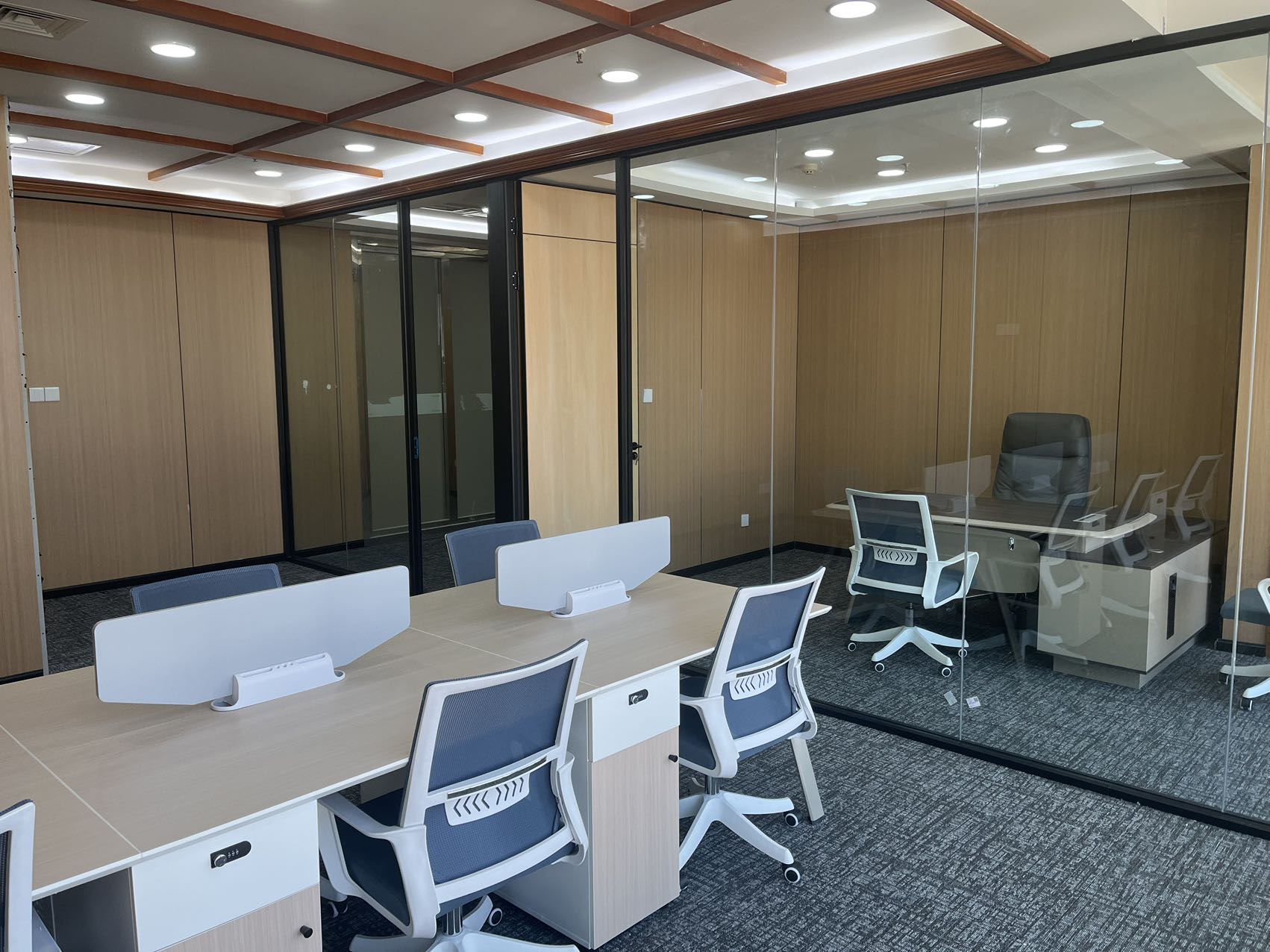 成华区建设北路精选小户型 套租含物业 2隔间12工位 高区视野巴适 拎包入住带前台 钻石广场办公室出租