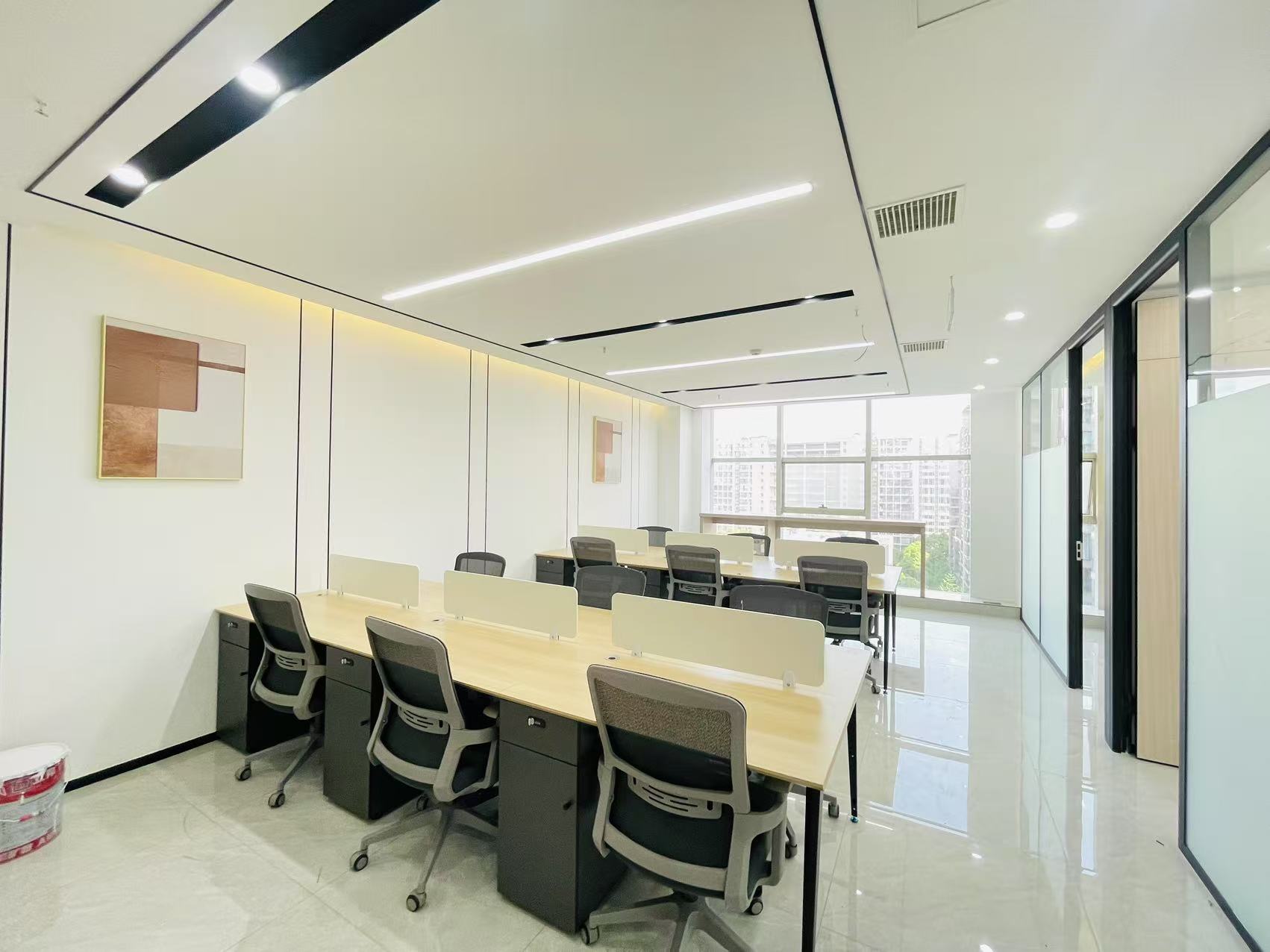 武侯区红牌楼版块 精致小户型 102平 3隔间12工位 7800元含物业费 地铁口 红牌楼广场办公室出租