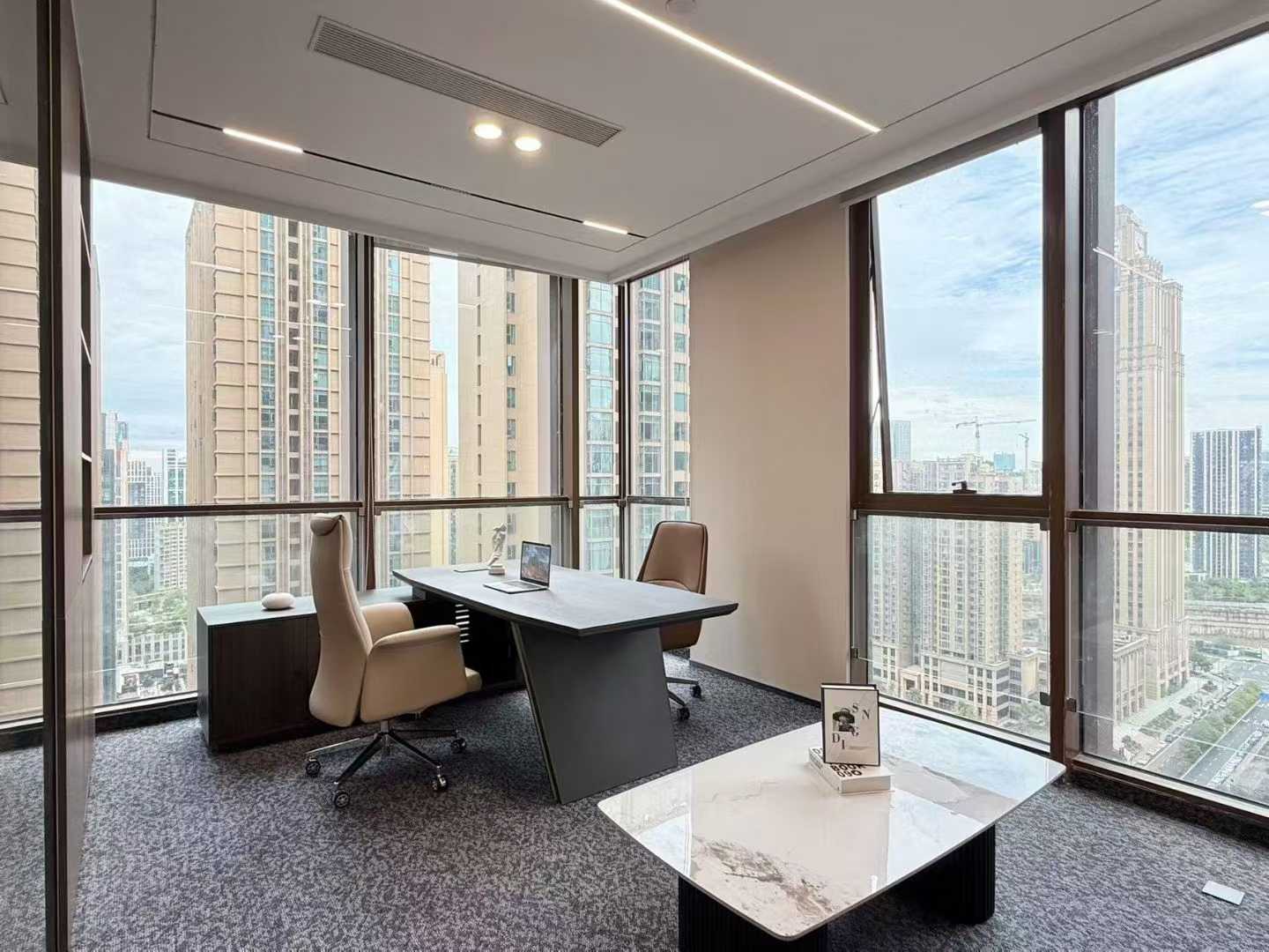 高新区世纪城地铁口292平方 4隔间34工位 双面采光 带共享会议室茶室 精装带家具 天祥广场办公室出租