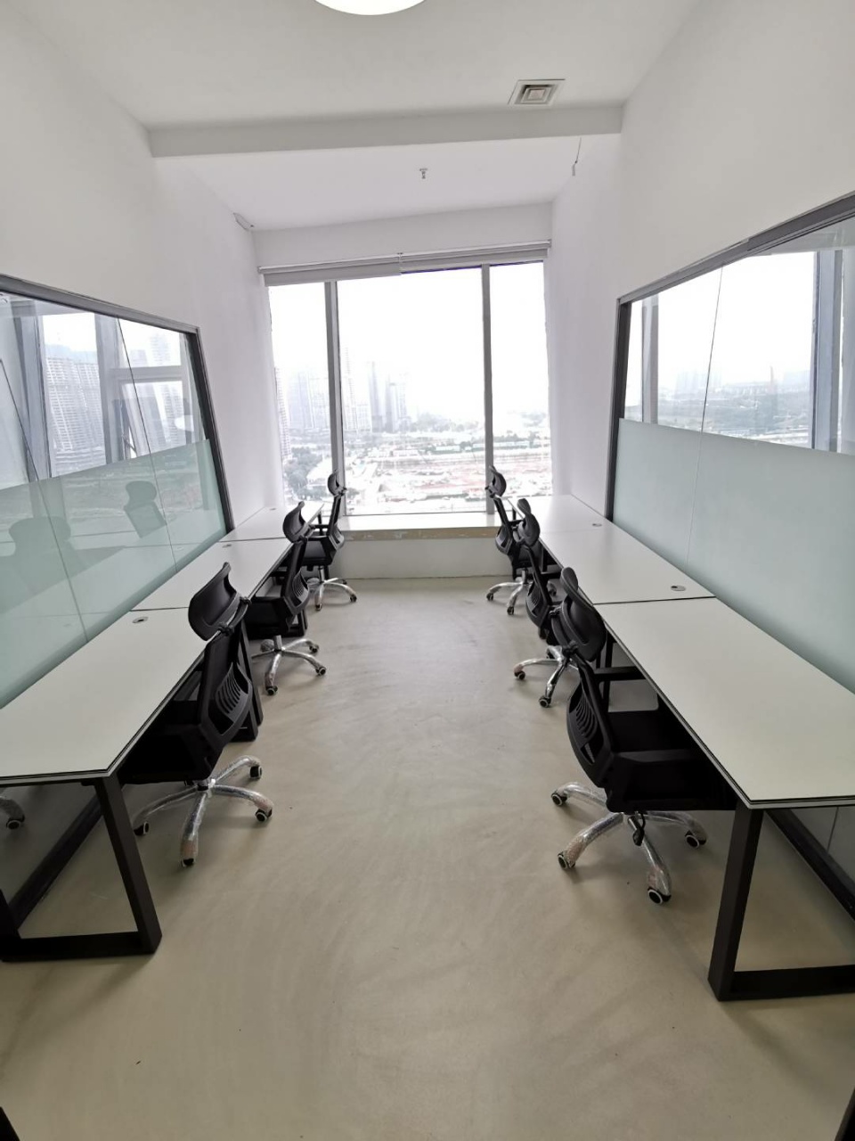 【共享办公】环球中心14平米  6人间独立办公室 采光非常好|高新区写字楼|高新区办公室|租小团