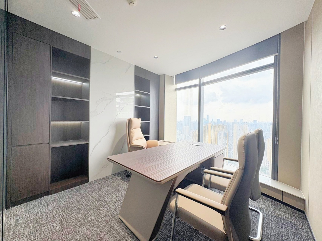 成华区紧邻东郊记忆 创业小户型 95平方2隔间6-8工位 近地铁含物业 多弗国际办公室出租