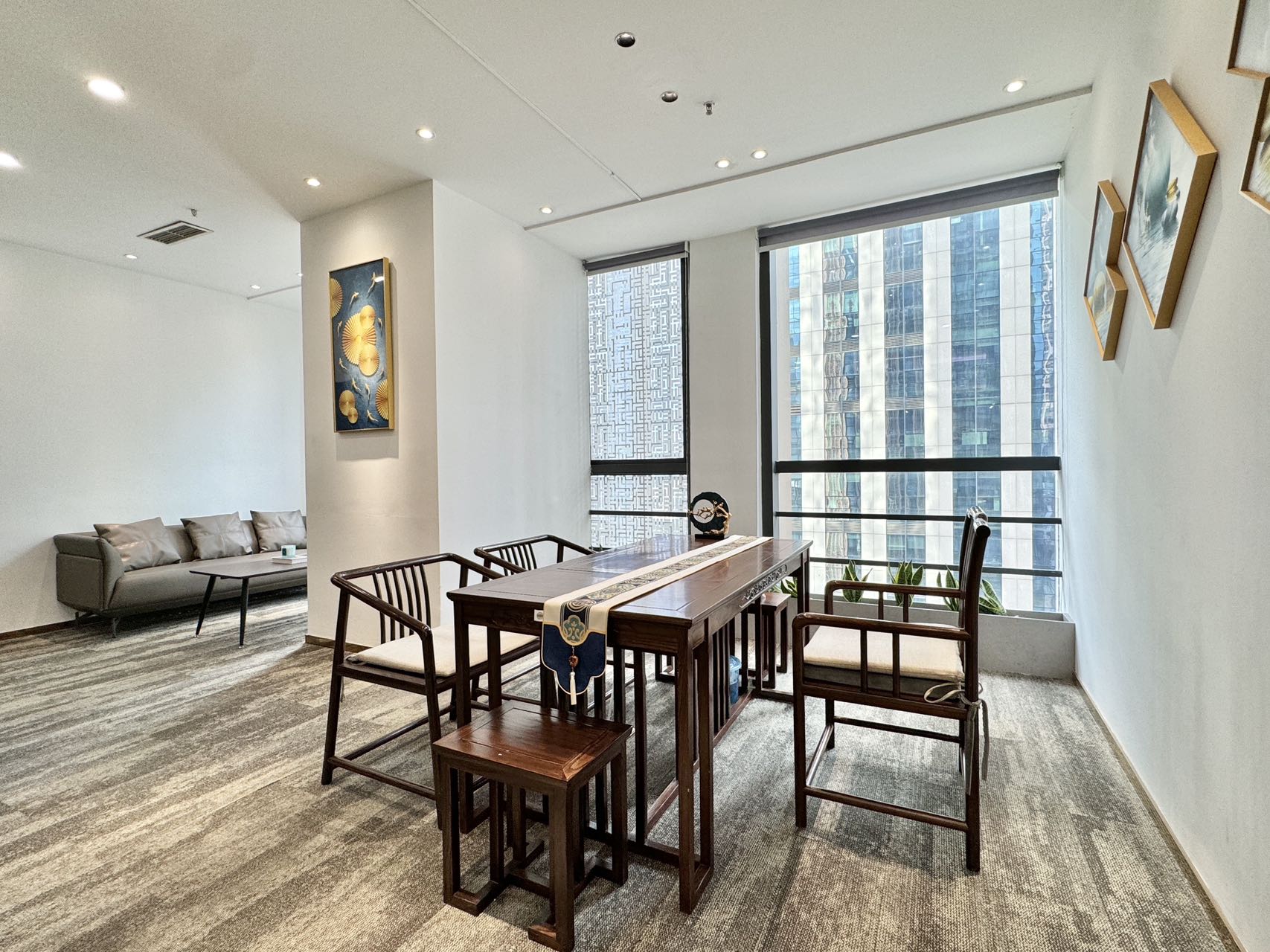 天府二街精选户型 5隔间29工位有接待休息区 双面采光 视野巴适 带家具 蜀都中心办公室出租