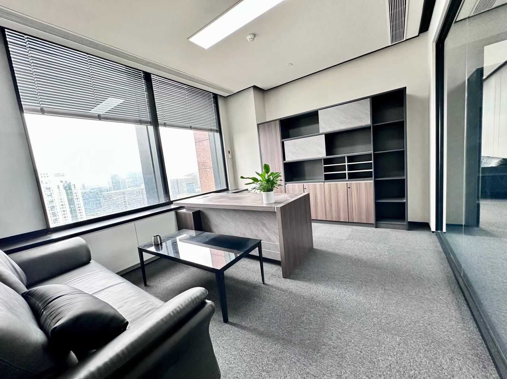 金融城地铁口超甲 看双塔 业主直租 396平方 5隔间24工位+洽谈区 电梯口带家具 华商金融中心办公室出租