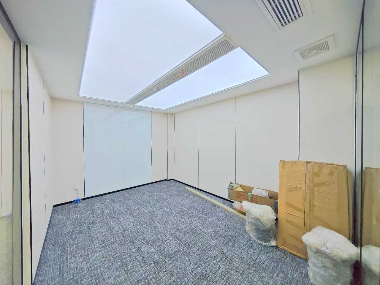 高新区孵化园三线交汇 核心CBD 290平 5隔间20工位 采光巴适 24小时空调含能耗费 视野巴适 嘉润国金办公室出租