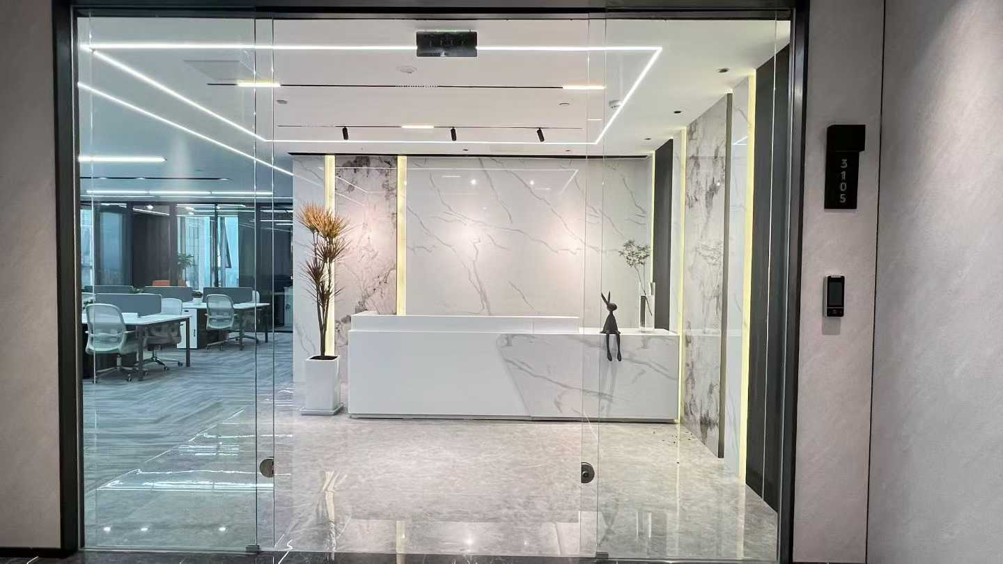 南门孵化园/芯岛甲写优质楼盘 服务面积371平 4隔间30-40工位 高区视野无遮挡 采光舒服 嘉煜金融科技中心办公室出租