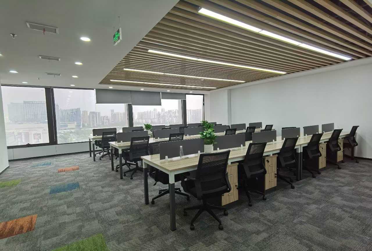 火车南站甲级精装电梯口户型 285平方 特价出租 3独立隔间1会议室42工位 朝东 有摆渡车 安格斯国际办公室出租