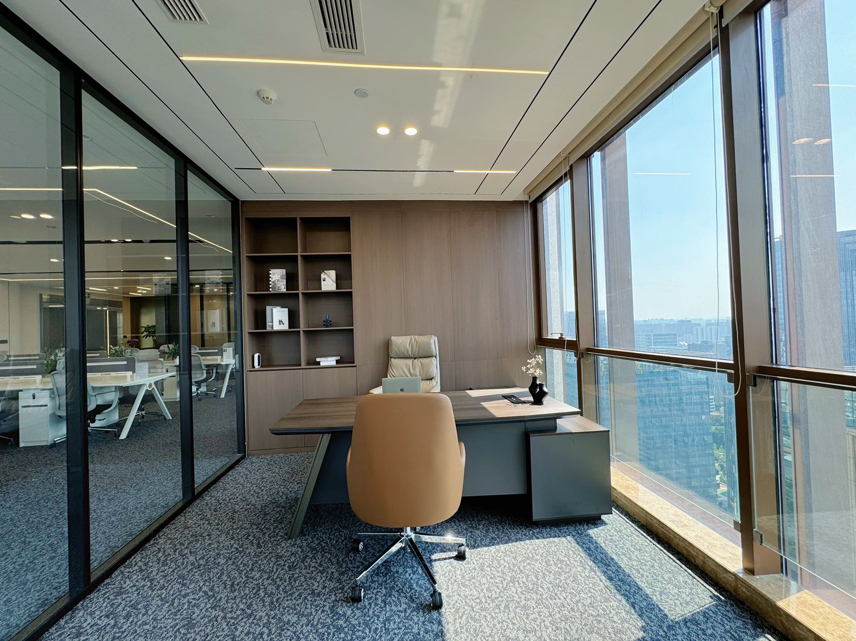 高新区世纪城地铁口甲级整层打造 356平5隔间36工位 带共享配套 高区双面采光 东方希望天祥办公室出租