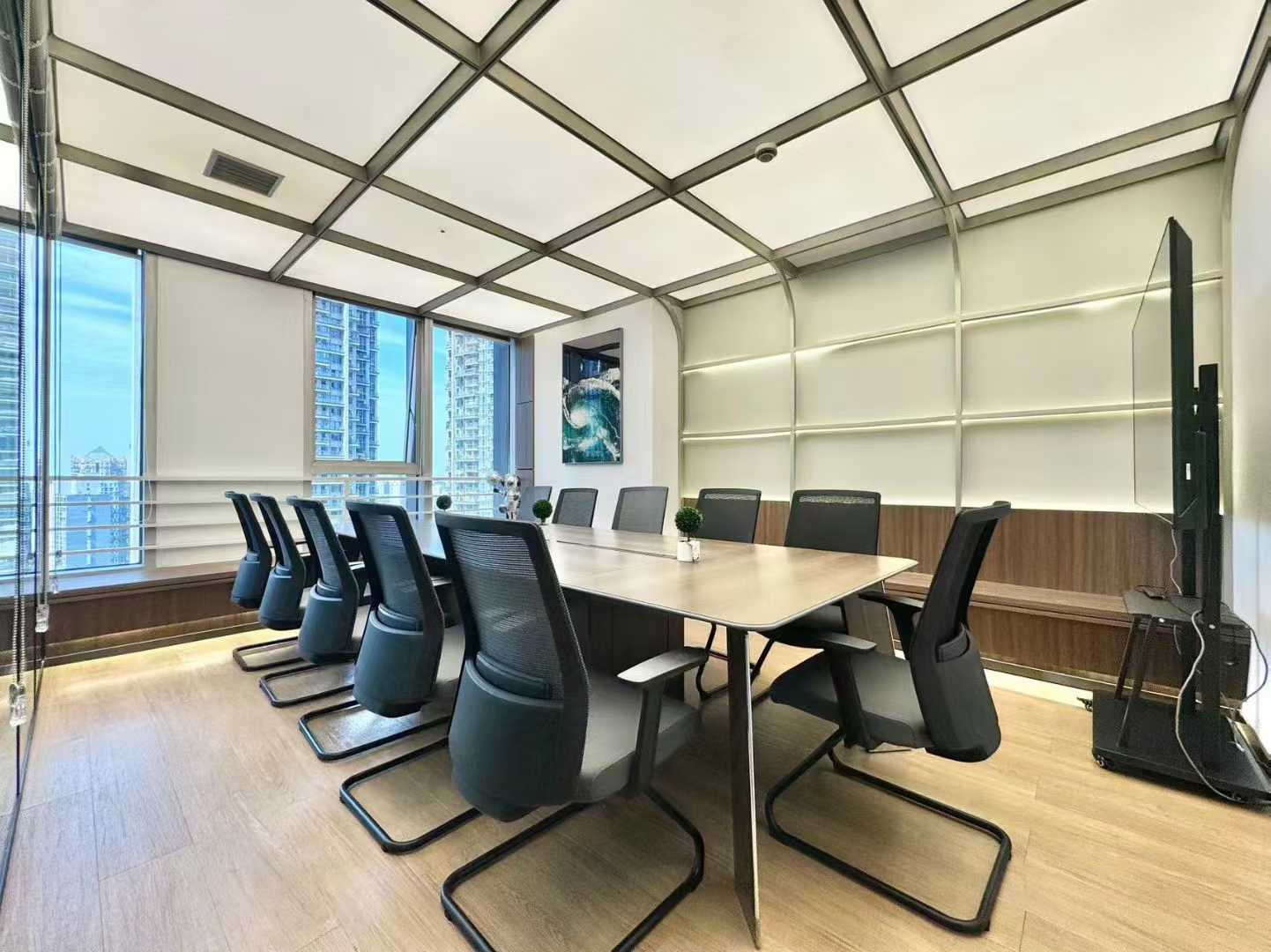 市中心春熙路/东门大桥电梯口精装户型 5隔间22工位带1休息室 装修别致 位置交通方便 喜年广场办公室出租