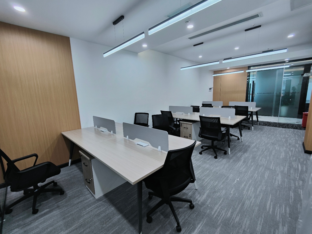 【共享独间】智谷·盈创空间 83平米 1隔间12独立工位  共享接待区！共享会议室