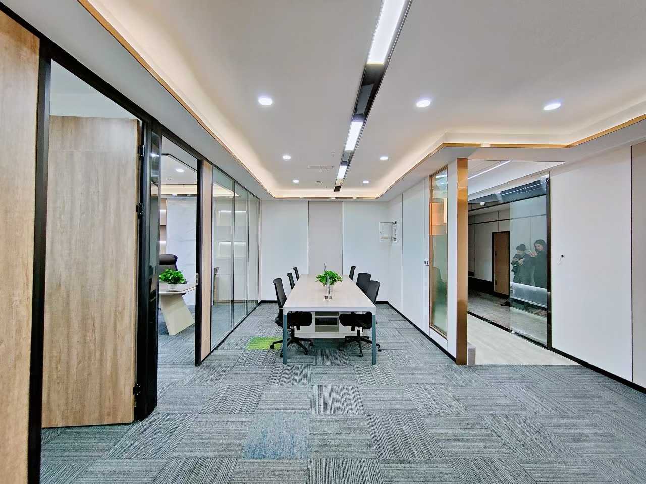 天府二街精装创业小户型 2隔间12工位 朝南 特价含物业费  甲级楼宇 天府金融大厦办公室出租