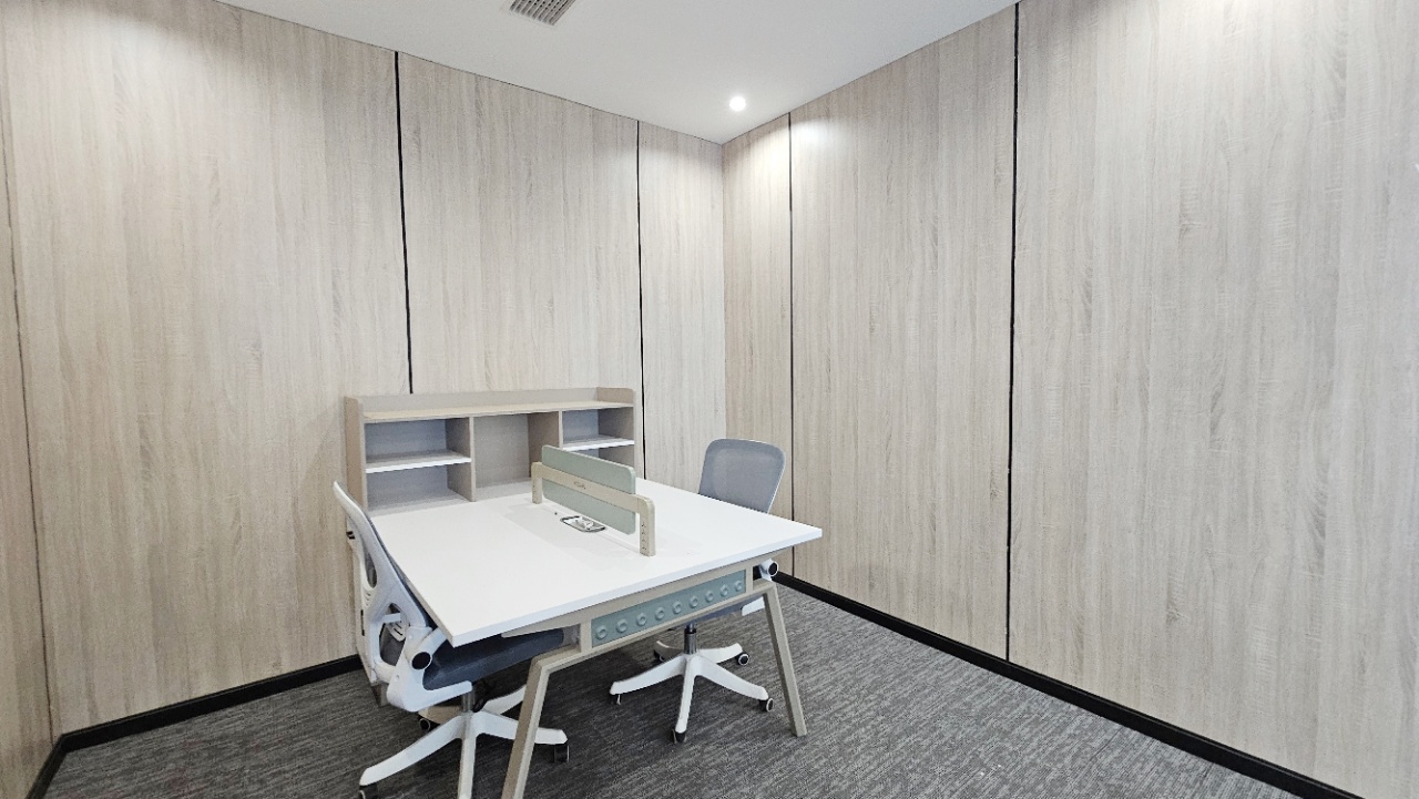 高新区核心CBD甲级楼盘 255平 4隔间18工位 交通方便 紧邻奥克斯 楚峰国际办公室出租