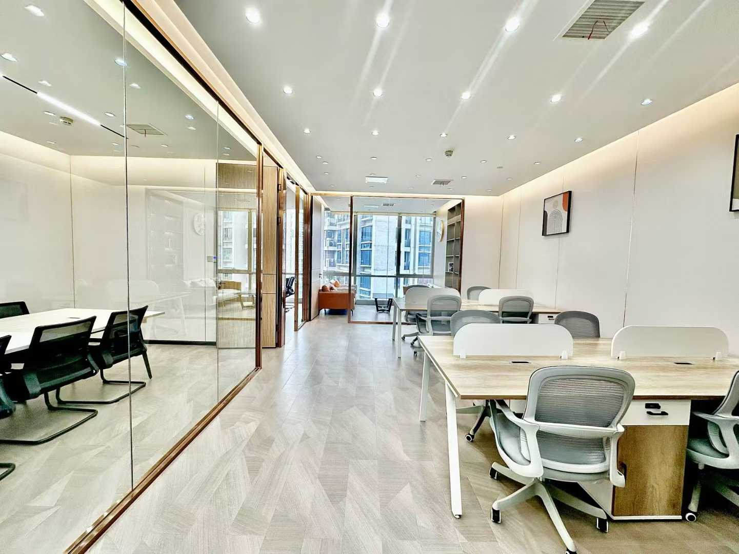 1号线高新地铁三四百米 118平 4隔间12工位 公摊小 24小时空调 九龙仓物业 晶科一号办公室出租