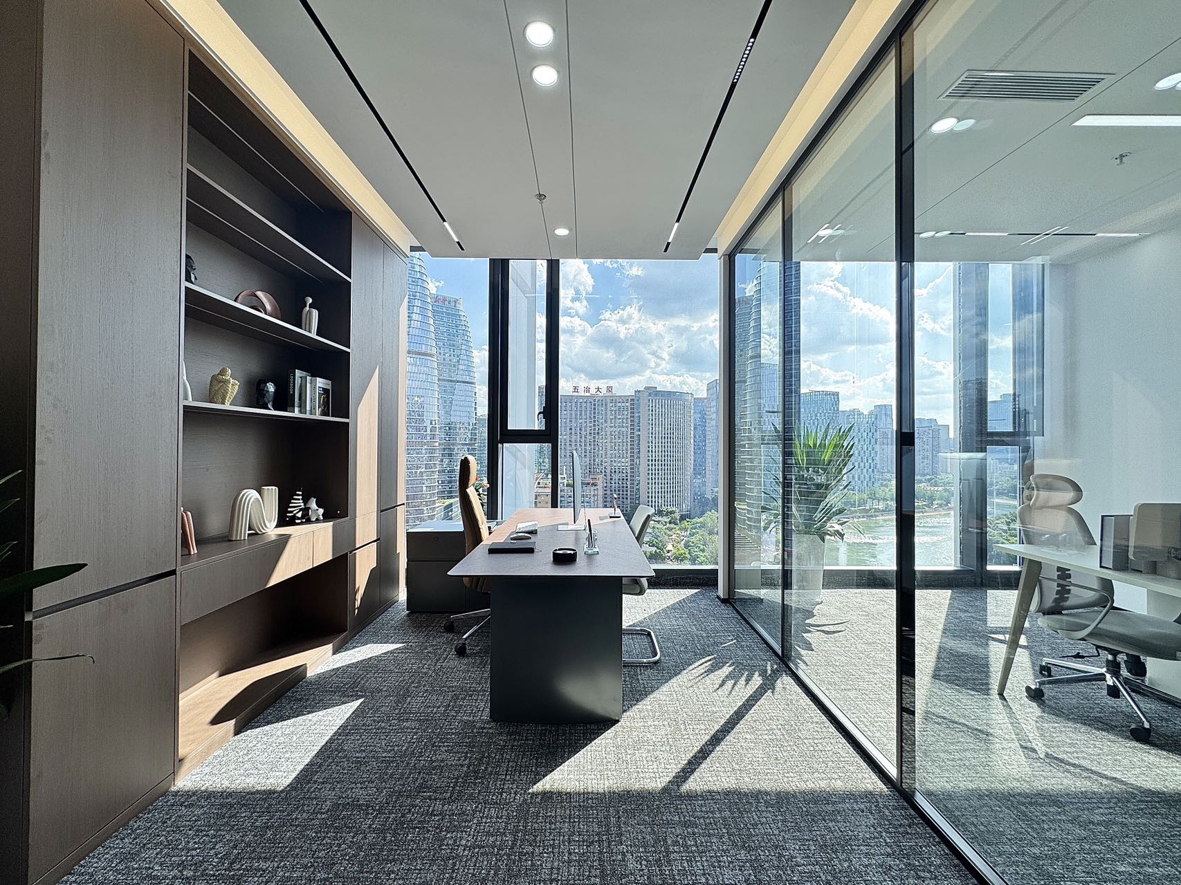 金融城三期 三色路 近地铁 创业小面积 89.4平 2隔间8工位 紧邻共享区 一线江景 服务式办公 德塔科创中心办公室出租