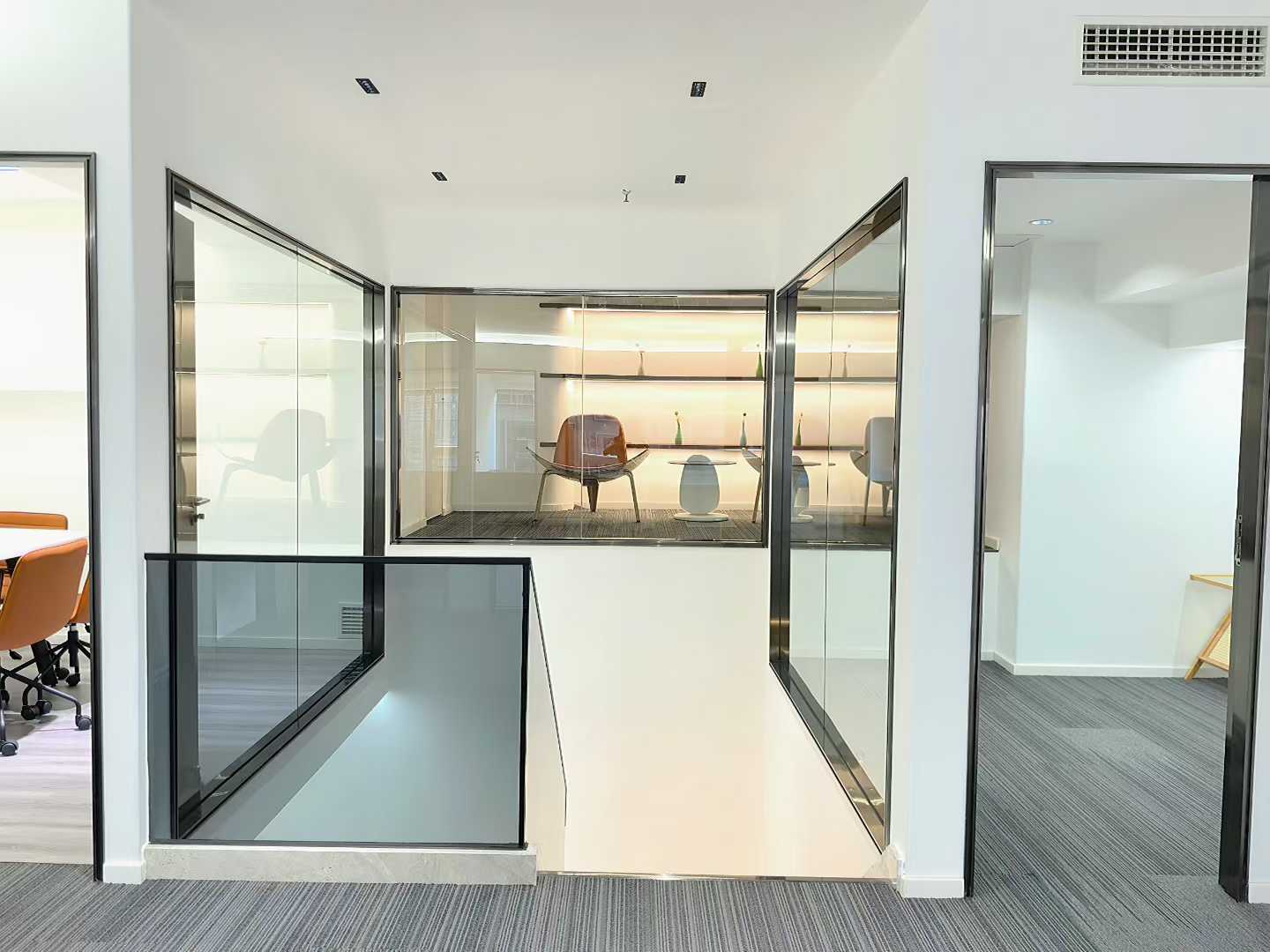 天府三街跃层无加时费楼盘 纯写字楼 建筑140平 使用280平 5隔间30工位 带卫生间 福年广场办公室出租