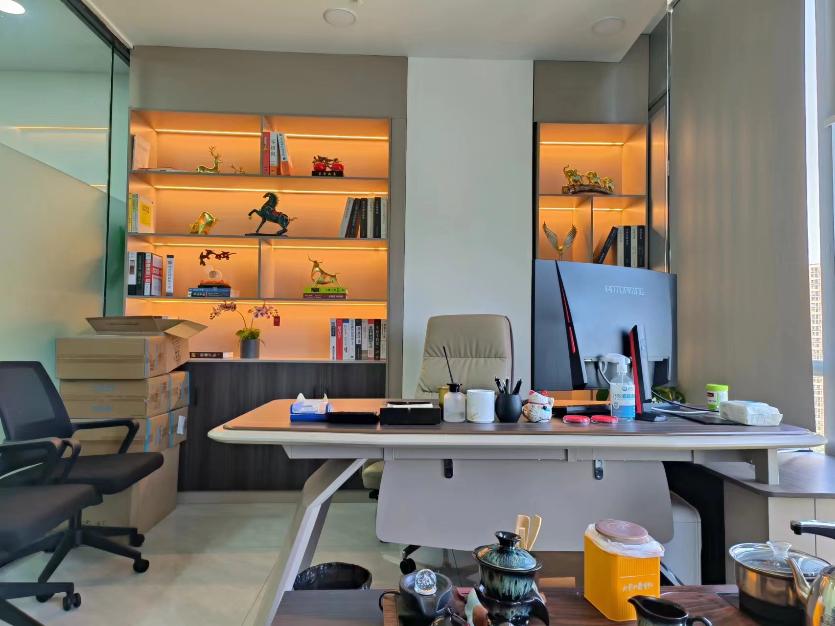 2号线洪河地铁几百米 精选小面积 88平 1隔间12工位 户型方正 拎包入住 云图大厦办公室出租