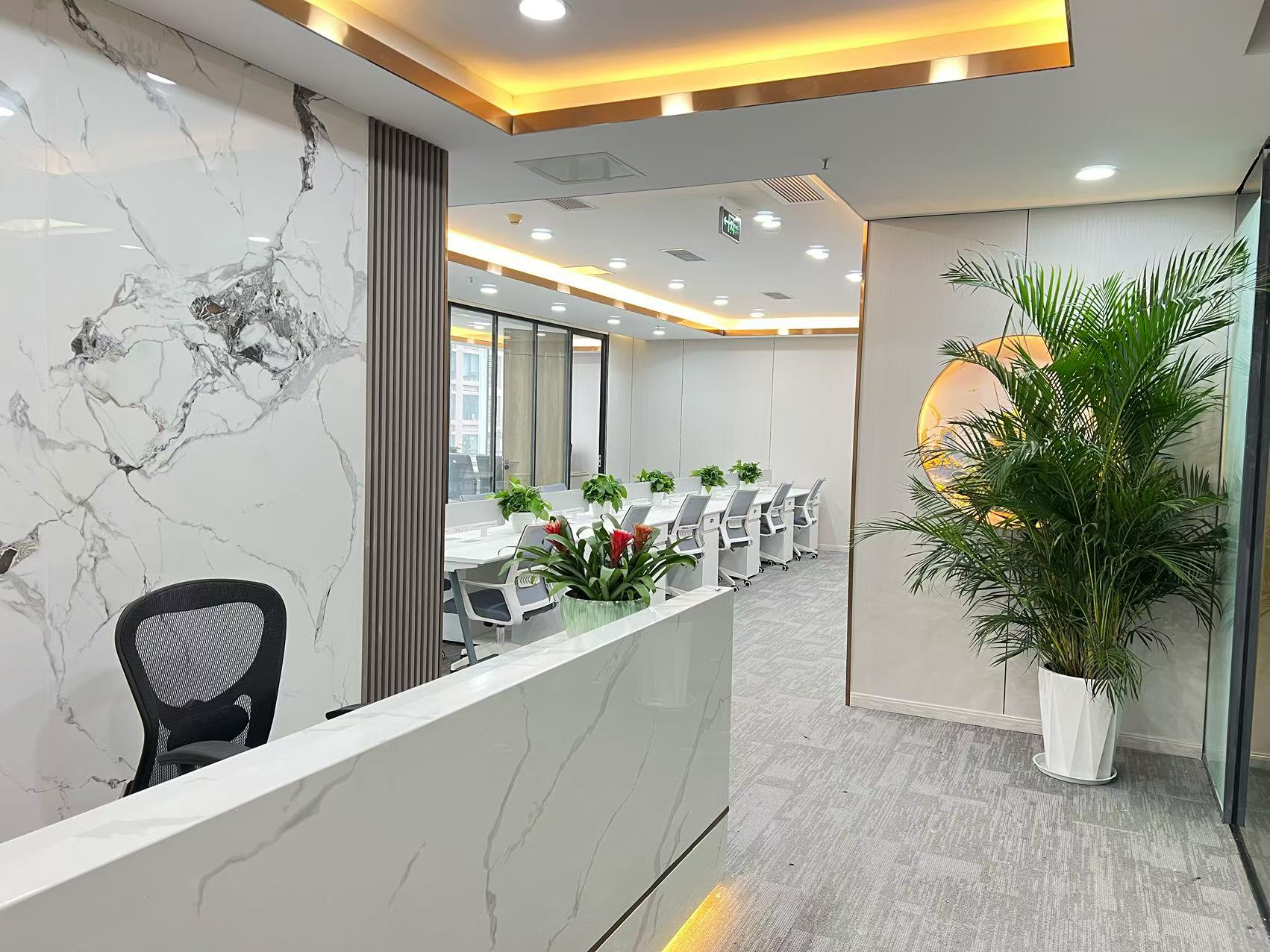 （锦江区）三色路-金石路地铁几百米 206平 4隔间18工位 精装带家具 银海芯座办公室出租
