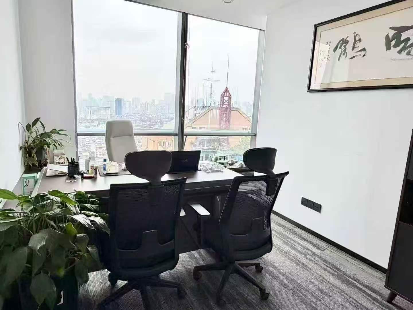 主城区1/8号线交汇-倪家桥地铁200米 含物业按套出租 7隔间50工位 工区双面采光 保利中心办公室出租